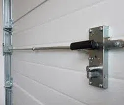 West Hartford Lock And Locksmith West Hartford, CT 860-544-9032 - 17a-Garage-Door-Locks