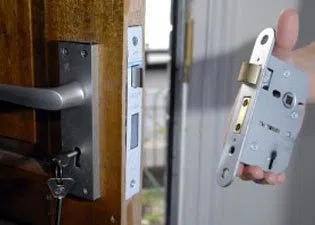 West Hartford Lock And Locksmith West Hartford, CT 860-544-9032 - 6a-Locks-Replace